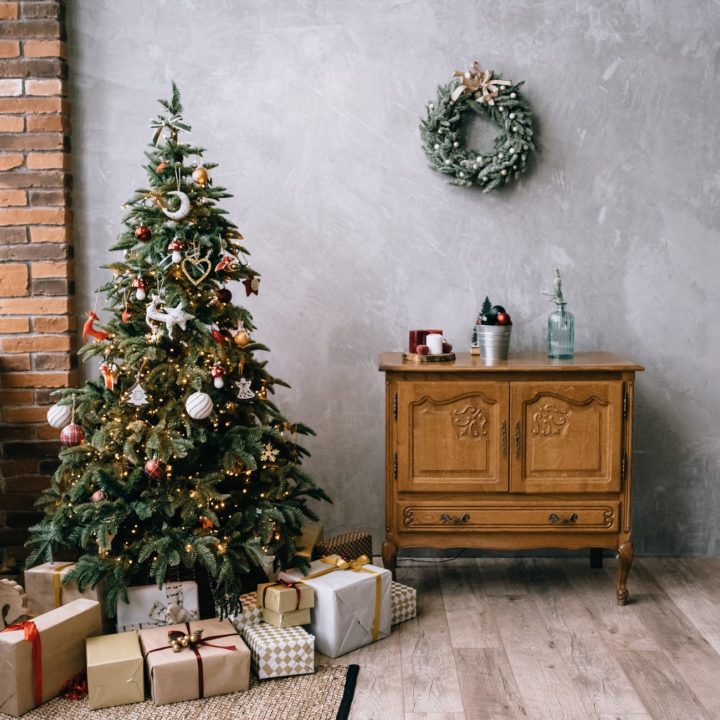 4 Simple Tips to Make the Holidays Stress-FREE Instead of Stress-FULL